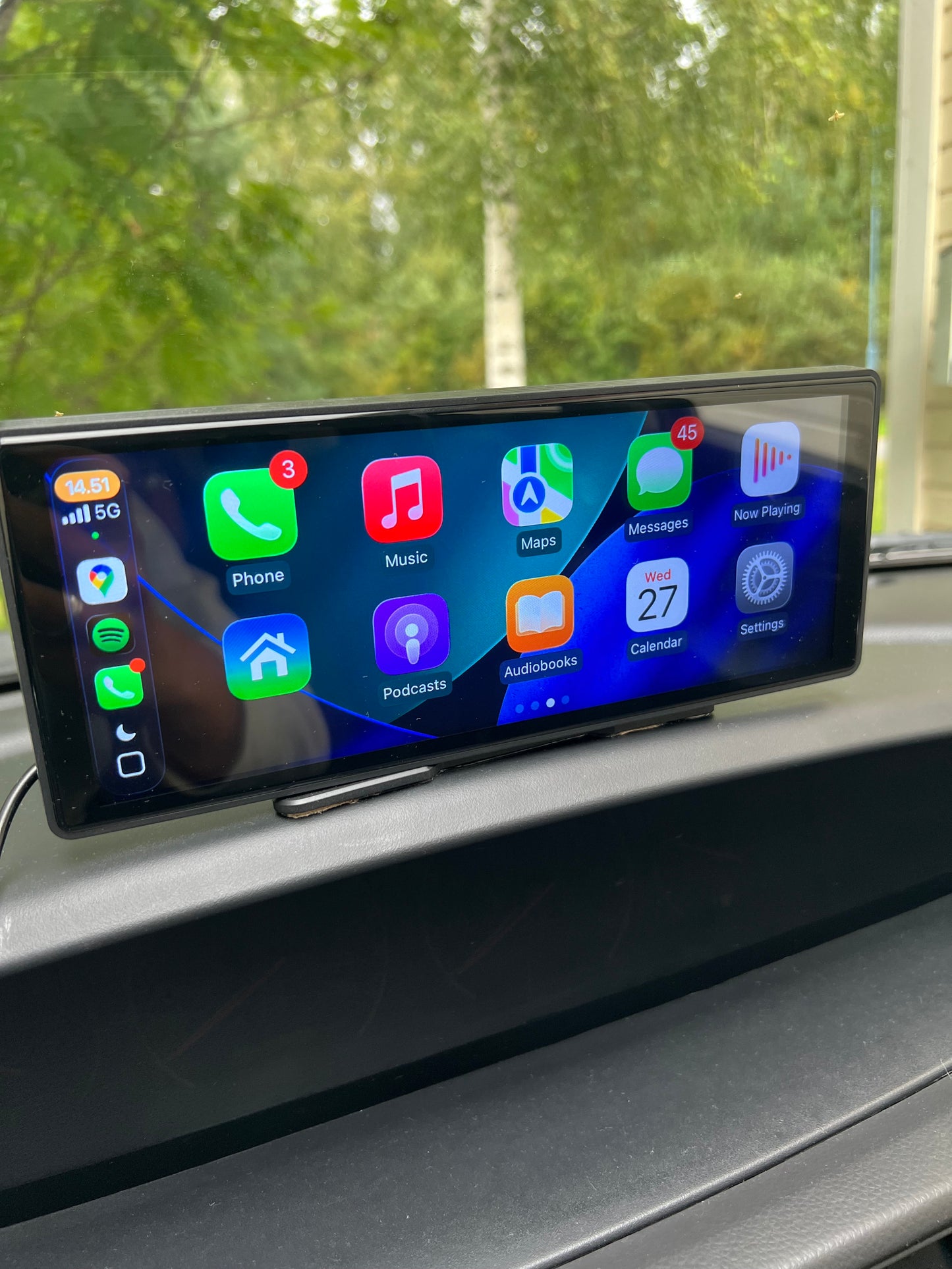 Apple carplay & android auto näyttö
